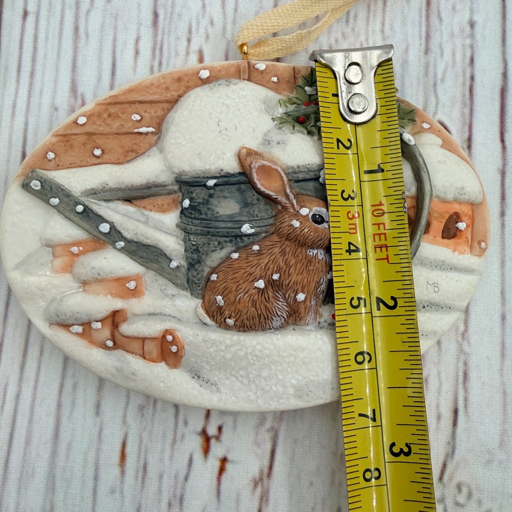Vintage 1996 Marjolein Bastin Hallmark Rabbit Winter‎ Snow Resin Ornament Oval - Picture 7 of 7